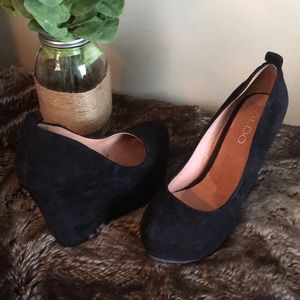 ALDO black suede platform wedges- sz 6